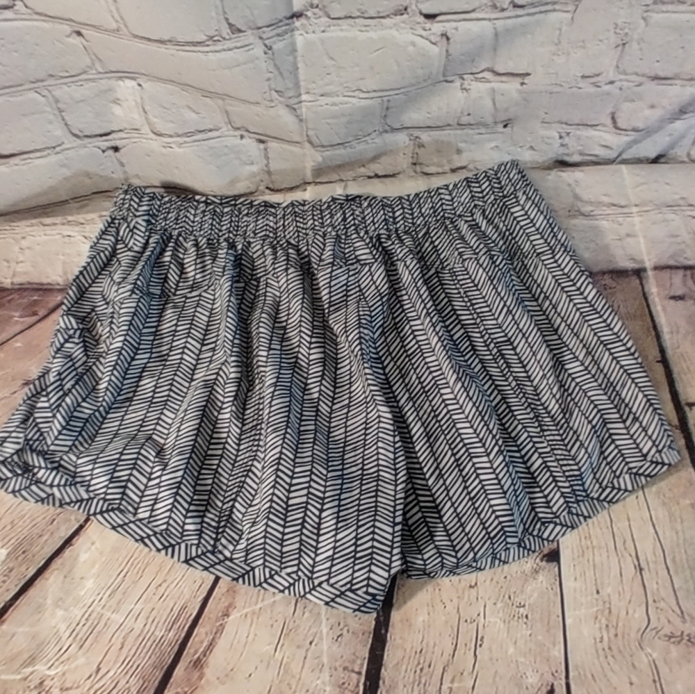 Athleta Tropic Stellar Navy Shorts Med - Picture 6 of 16
